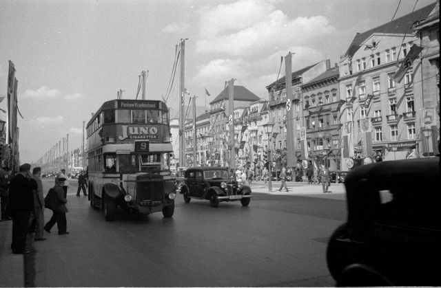 Šechtlovi a Dušek v Berlíně na olympiádě  patrový autobus a Adler, Petr Hošťálek Berlín,olympiáda