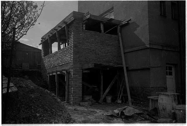 stavba garáže u vily Karlovských na Spořilivě  znovu 4998 stavba, Karlovský, Lída Šechtlová