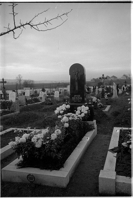 Nový hřbitov,Josef Menšík řídicí učitel 1884-1930  znovu 4998 Nový hřbitov