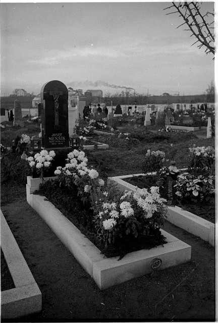 Nový hřbitov,Josef Menšík řídicí učitel 1884-1930  znovu 4998 Nový hřbitov