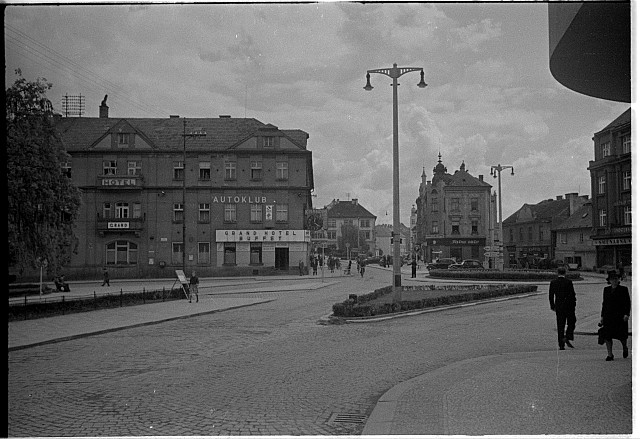 Křižíkovo náměstí, počátek okupace   Tábor,okupace,německé nápisy