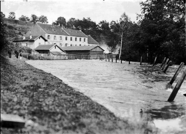 Mlýn Veselý povodeň 26.8,1925   krajina,mlýn,řeka,Lužnice,Mlýn Veselý,katastrofa,povodeň