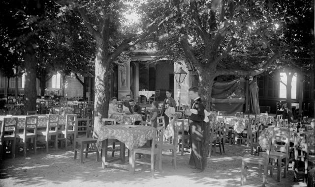 Zahrada společenského domu "Střelnice", Tábor, 1900   Tábor,architektura,Střelnice