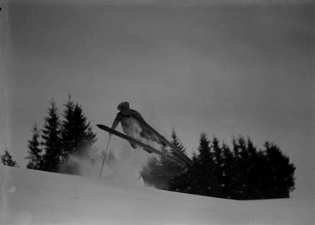 lyžař u Tábora   Tábor,sport, lyžař,reportáž