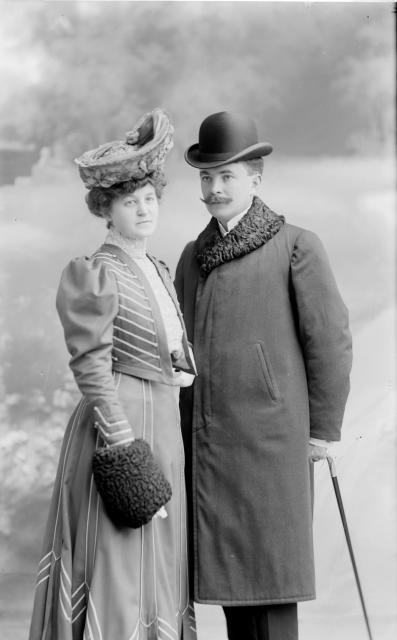 pan Jaroslav Kučera s manželkou Marií rozenou Setunskou   postava, pan Kučera a Setunská