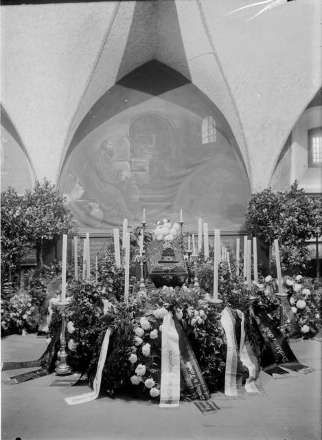 Slavný pohřeb po roce 1915 Zasloužilému předsedovi, Husův spolek v Táboře  pohřeb,Tábor,radnice,Husova síň