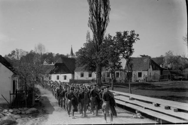 05 - Výlet na Cunkov 1924   sokol,pochod