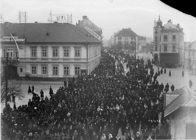 Manifestace 17. 11. 1918   Tábor,reportáž,
