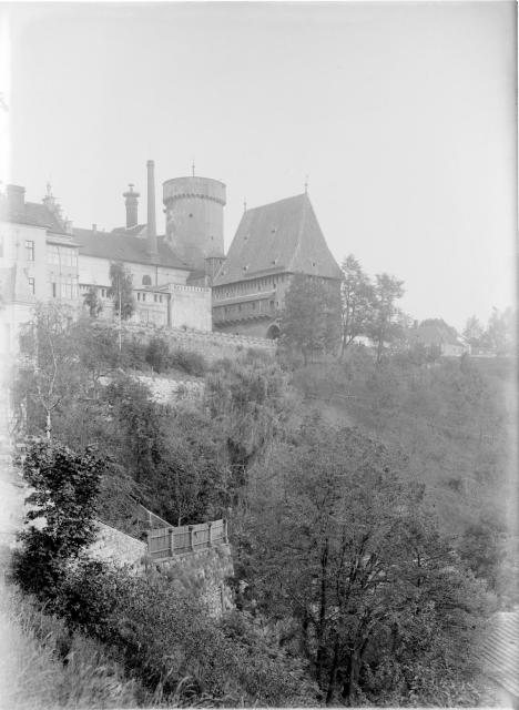 Kotnov, pohled z Holečkových sadů   Kotnov,hrad,Tábor,sady,park
