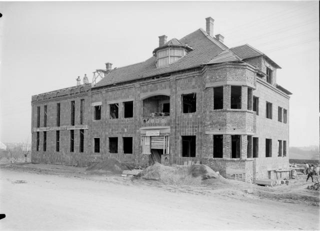 Stavba domu JČE arch. Klímy a Langa 20.4.1925   stavba,práce,Klíma,Lang,architekt