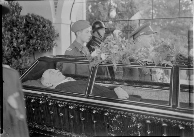 pohřeb Edvarda Beneše   Edvard Beneš,president,Sezimovo Ústí,pohřeb