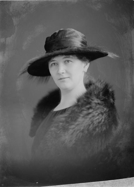 Portrét dámy 11. 11. 1922, Matějová   portrét