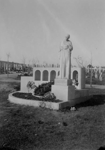 Hrob Anny Šechtlové v Táboře   hrob,Anna Šechtlová