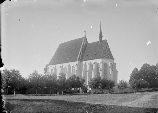 Milevsko, Sv. Jilí 1898 po opravě  1898 sundány barokní věže a nahrazeny novorománskými 1897-8 oprava Sv.Jilí Milevsko, Sv. Jilí,klášter,kostel
