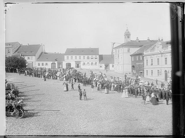 Výstava Sedlčanská  Na víku: Výstava Sedlčanská 1898 výstava, Sedlčany,náměstí