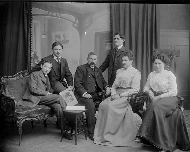 skupina Plockovi  Na krabici skupiny příčné  1911 skupina