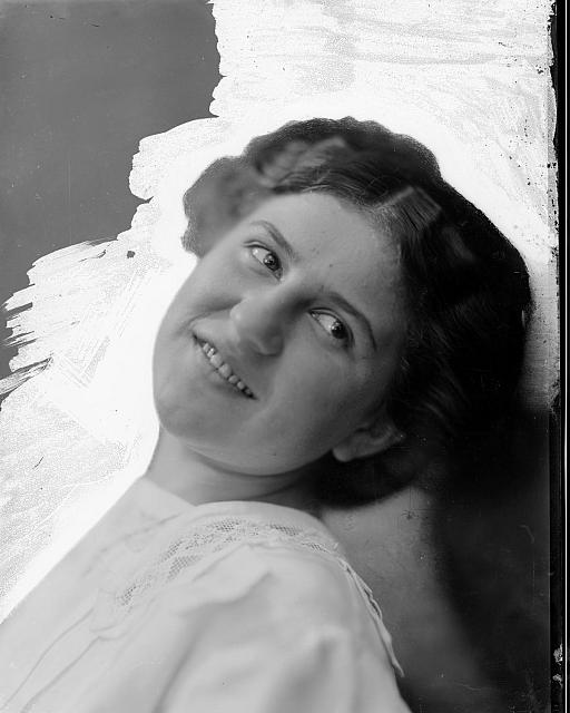 Portér neznámé ženy  Sl. Végrová 1910 portrét dámy Sl Hendrejchová reprodukce Koknihů\ Kurs dovednost... portrét