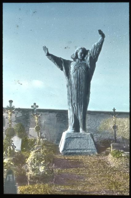 Chýnov: Bílkův pomník na hřbitově   Chýnov,Bílek,hrob