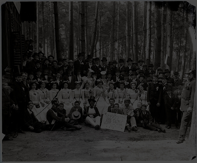 Vzpomínka na výlet ČOB Tábor, 16 července 1899 v Pintovce  Na krabičce 370, 228, 6ks Tabla hospodářských posluchačů, 1 prasklá 9 Na reverzu... Tábor
