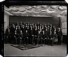 Ateliérový snímek - skupina mužů - "továrna Fišlova