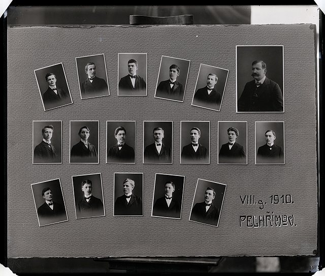 VII.g 1910 Pelhřimov, 18 poprsí  Na krabičce:  608 v kroužku, 192 Tabla 1907-1911. 11ks sklo Na reverzu: Č. krabi... tablo