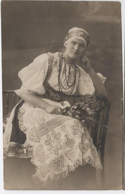 Růžena Zemanová, dcera Tomáše, naroyena 1901   rodina,Zeman,skupina,Klokoty,Grunt v Klokotech