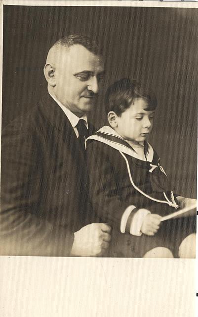 Josef Jindřich Šechtl s Pupou   Josef Jindřich Šechtl