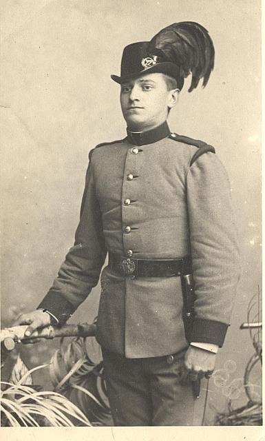 Josef Jindřich Šechtl  Na zadní straně 1898 o vánocích na dovolené v Táboře Josef Jindřich Šechtl,uniforma