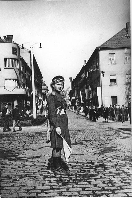 v Táboře 1945, Křižíkovo náměstí   sovětská armáda,Tábor,osvobození,uniforma,