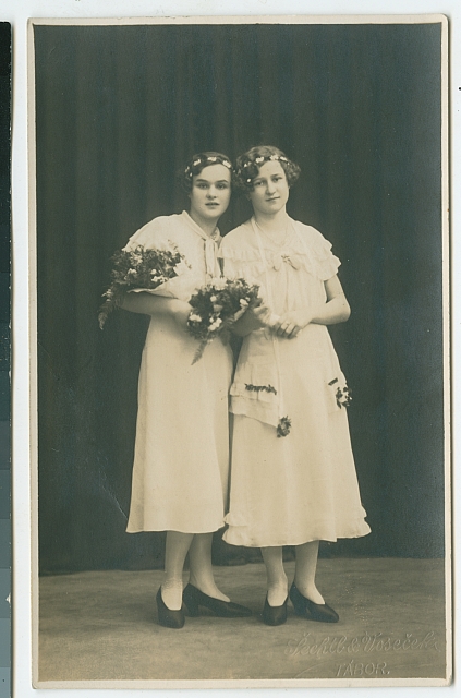Heda a Anička 13.1. 1933   postava