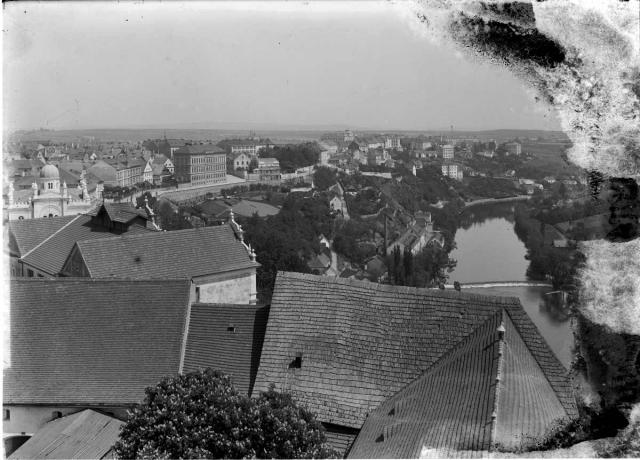 Celk. pohled z Kotnova na Nové město  včetně synagogy   Tábor,Kotnov,Lužnice,synagoga,celkový pohled,Parkány