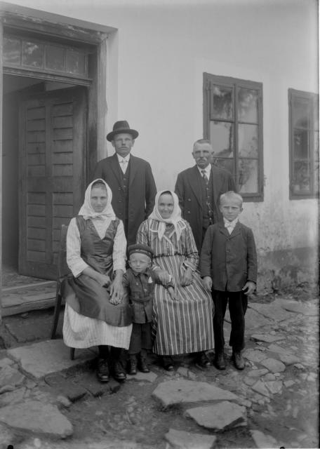 Rodina Fialova v Turovci 1925   skupina,rodina,Turovec