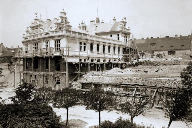 Stavba sokolovny 1905