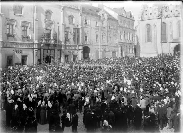 10. 500 let založení Tábora a návštěva prezidenta Masaryka, náměstí   Tábor,reportáž,slavnost,Masaryk