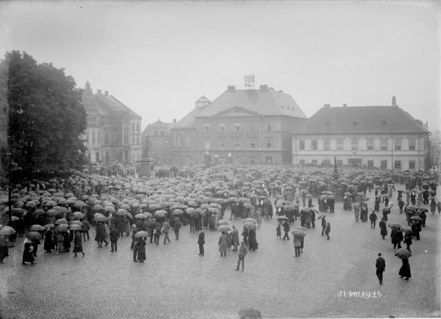 Žižkovo náměstí 31. 8. 1924  Žižkovo náměstí  Žižkovo náměstí 