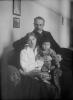 Václav Biskup, Kamila Biskupová a vyfocený 1 syn  Jan Biskup. Tato fotografie pochází v rozmezí 1917-1920,Milevsko