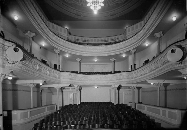 Divadlo Oskar Nedbala po přestavbě 1937   divadlo,Tábor,interier