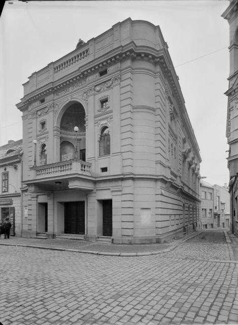 Divadlo Oskar Nedbala po přestavbě 1937   divadlo,Tábor