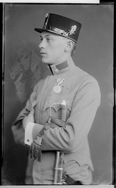 důstojník  na krabičce snímky různých rodin voják, uniforma