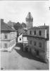 26. - Pohled z gymnázia na Náměstí Mikuláše z Husi, dům č. p. 47 (hostinec na staré lékárně)