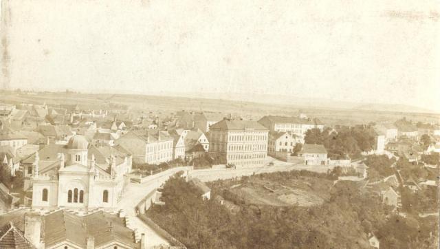 Pohled na Parkány z poč. 20. stol., v popředí synagoga    synagoga,Parkány,celek,Tábor