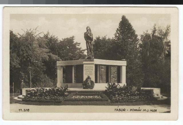Husův pomník 6.6. 1928  K digitalizaci zapůjčil Z. Flídr Husův park,Bílek,Jan Hus