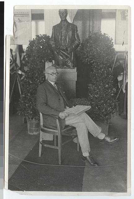 PhDr.Adolf Kroupa červenec 1929 na výstavě  k digitalizaci zapůjčil a určil Ing. Jiří Kroupa Adolf Kroupa,výstava