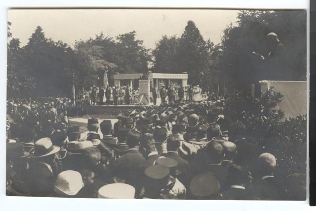 odhalování pomníku 6.7.1928 archiv církve čsl archiv církve čsl Husův park