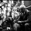 Ruský básník Stepan Ščipačev (1899-1980) se psem