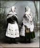 Dvě ženy v blatském slavnostním kroji