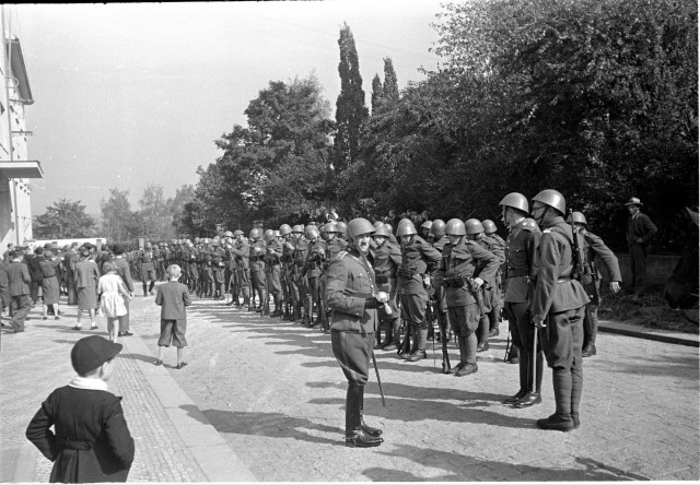 Tábor, 20.9.1936 loučení s 48/II plukem (in Czech), keywords: Tábor, vojsko, festival  Tábor, vojsko, festival