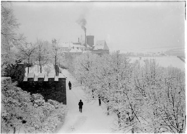 Kotnov from Holeček park 1902  Kotnov, castle, Tábor, park, winter