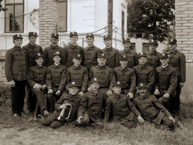 Skupina hasičů v Turovci 1925 (in Czech), keywords: group, fire police, Turovec, uniform