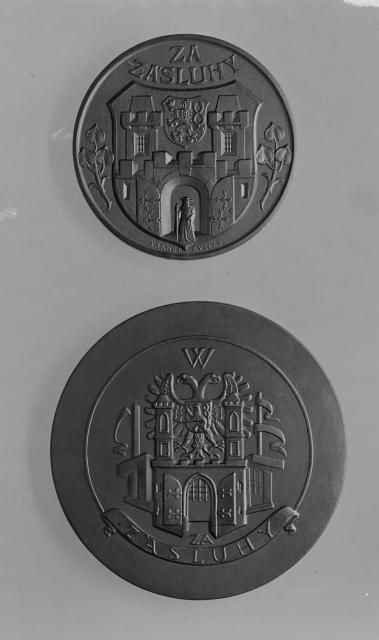 Výstavní medaile, Kolář, Pelhřimov (in Czech), keywords: medaile, Kolář, Pelhřimov Karnet Kyselý, za zásluhy medaile, Kolář, Pelhřimov